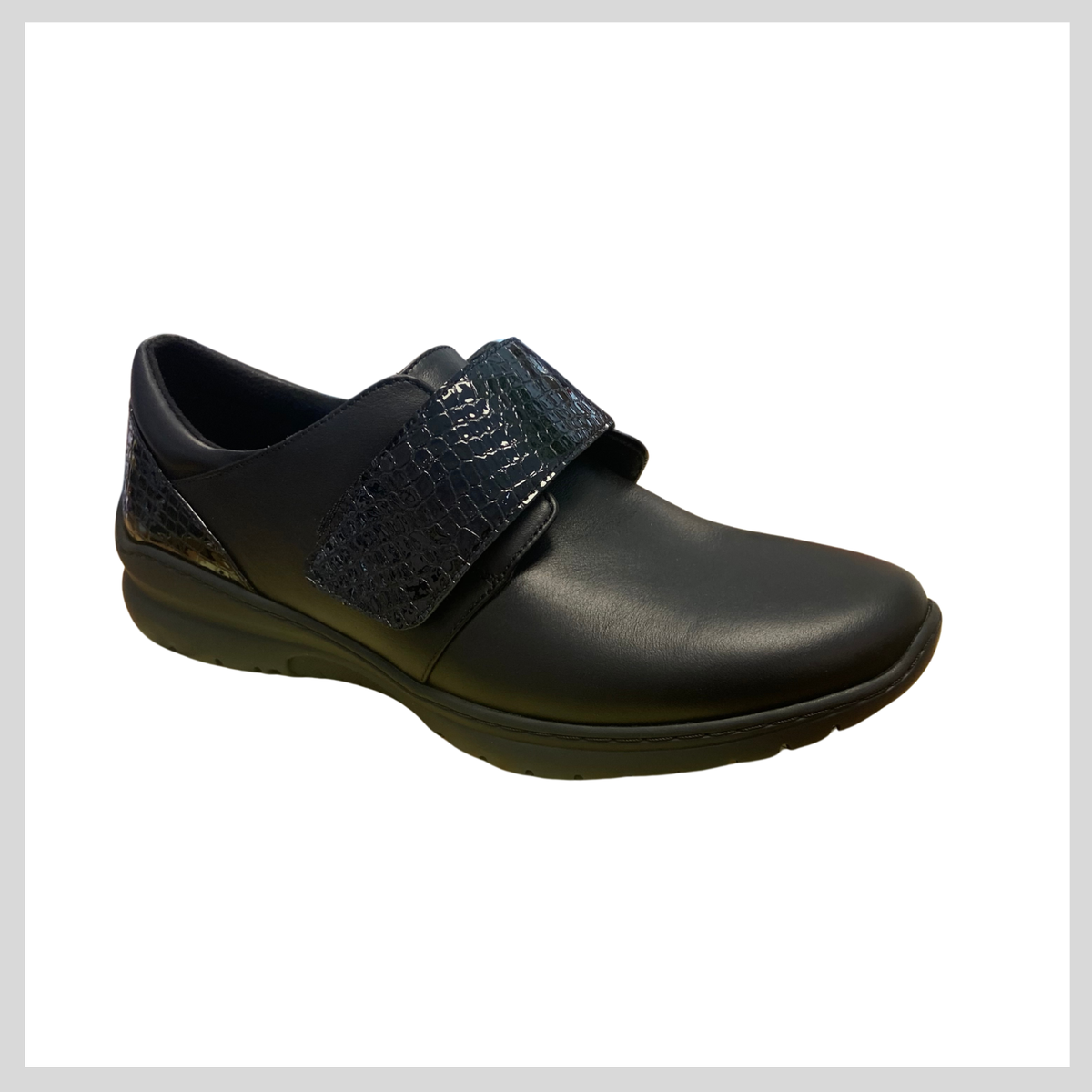 Softmode Women's Black Leather Velcoe Shoe - Ocean EE 6619-10