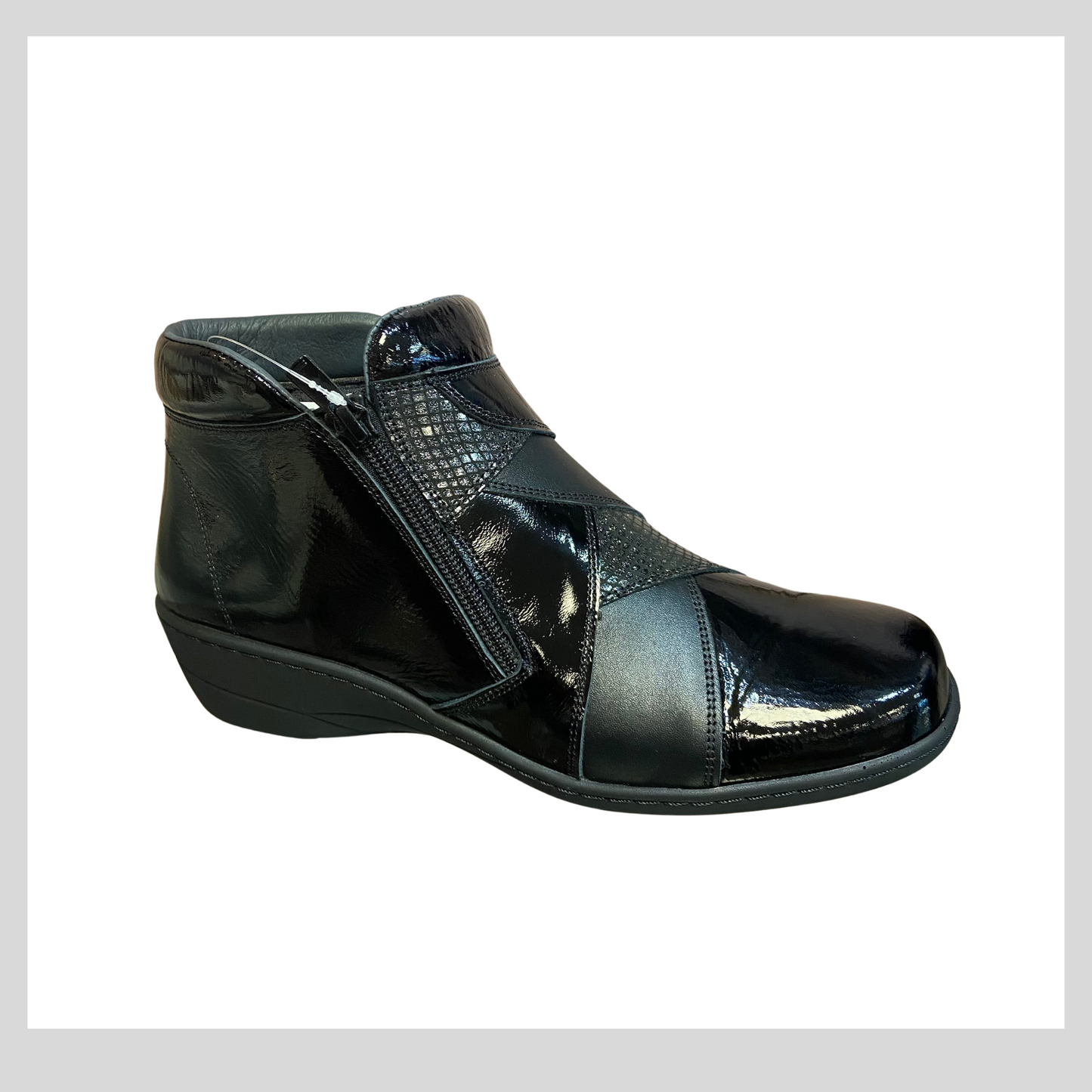 Softmode womens Black Boot 6374-10 Clara Black Naplack Nappa Patent 2E