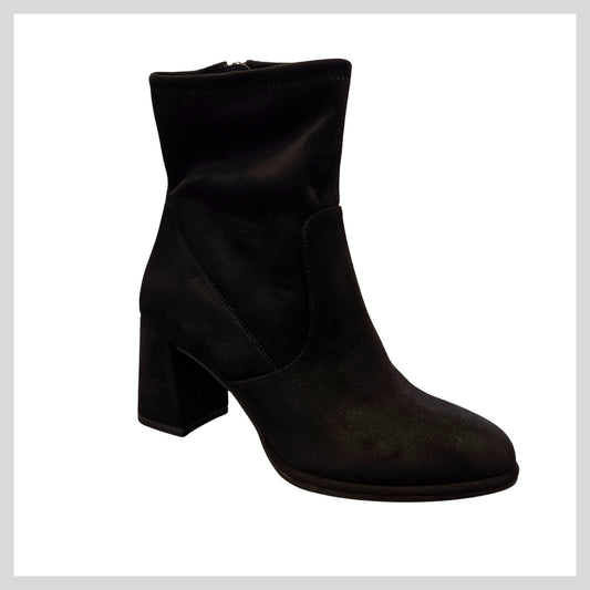 Tamaris Woman's  Black Suede Boot 1-25057-43