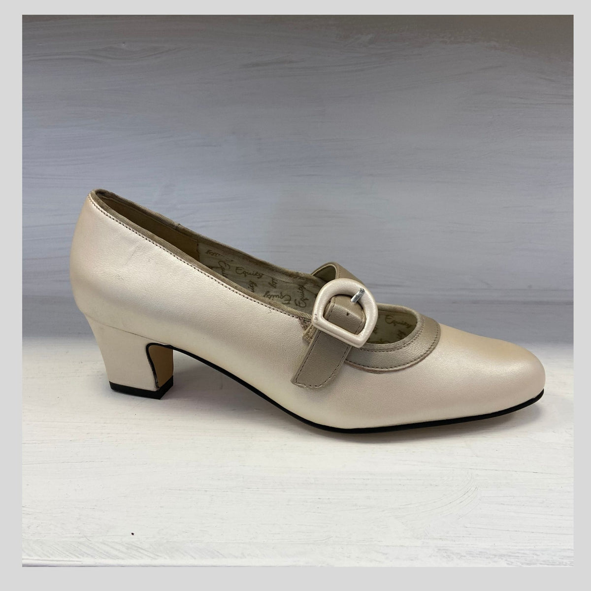 Equity 3486-592 Pearl